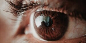CAN YOU HAVE CATARACT SURGERY IF YOU HAVE MACULAR DEGENERATION?